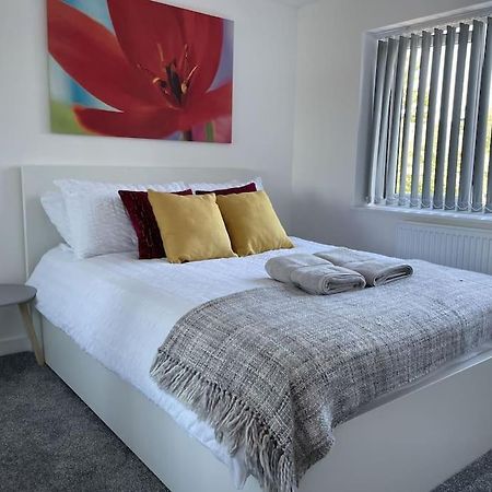 Paradigm House, Modern 2-Bedroom Duplex Apartment 2, Free Parking, Oxford Luaran gambar